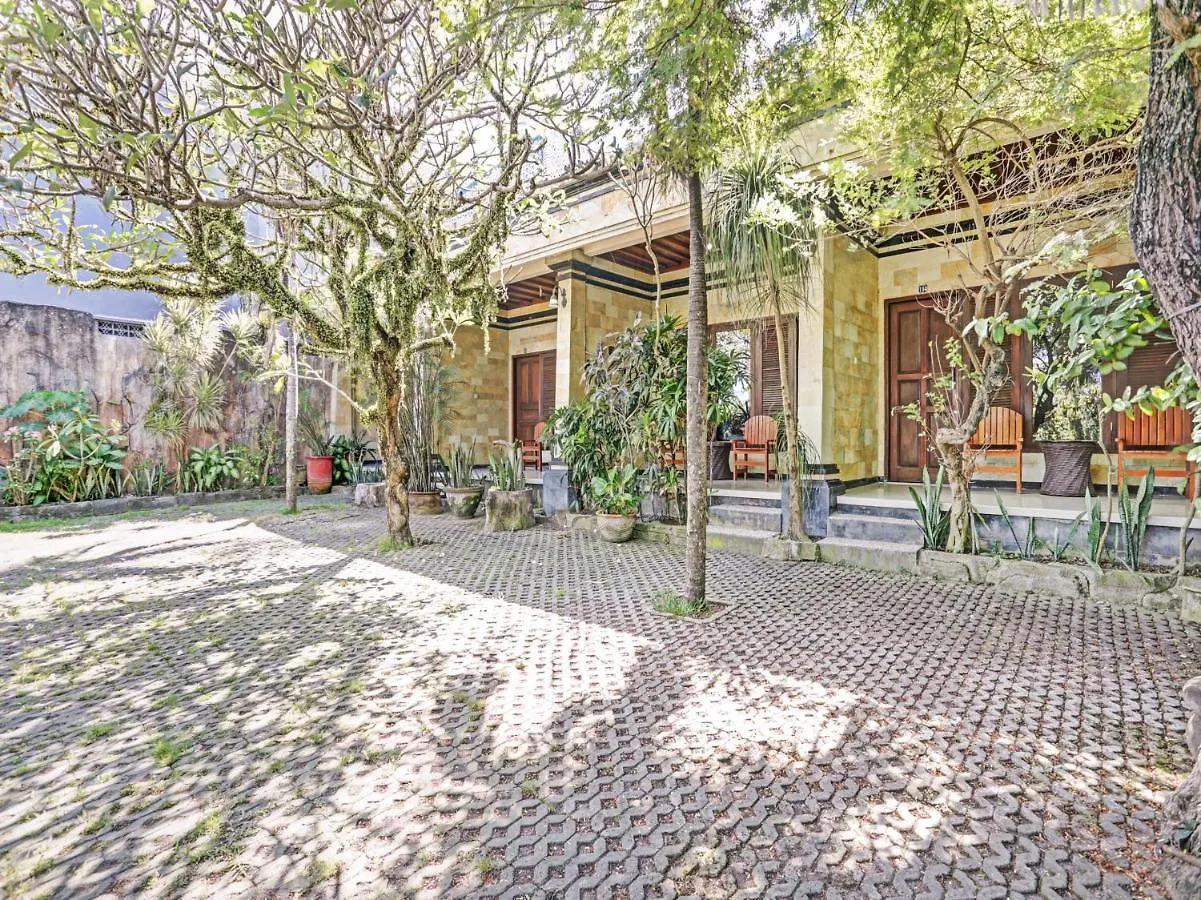 Hotel Oyo 3902 Pondok 828 Residence Pesanggaran