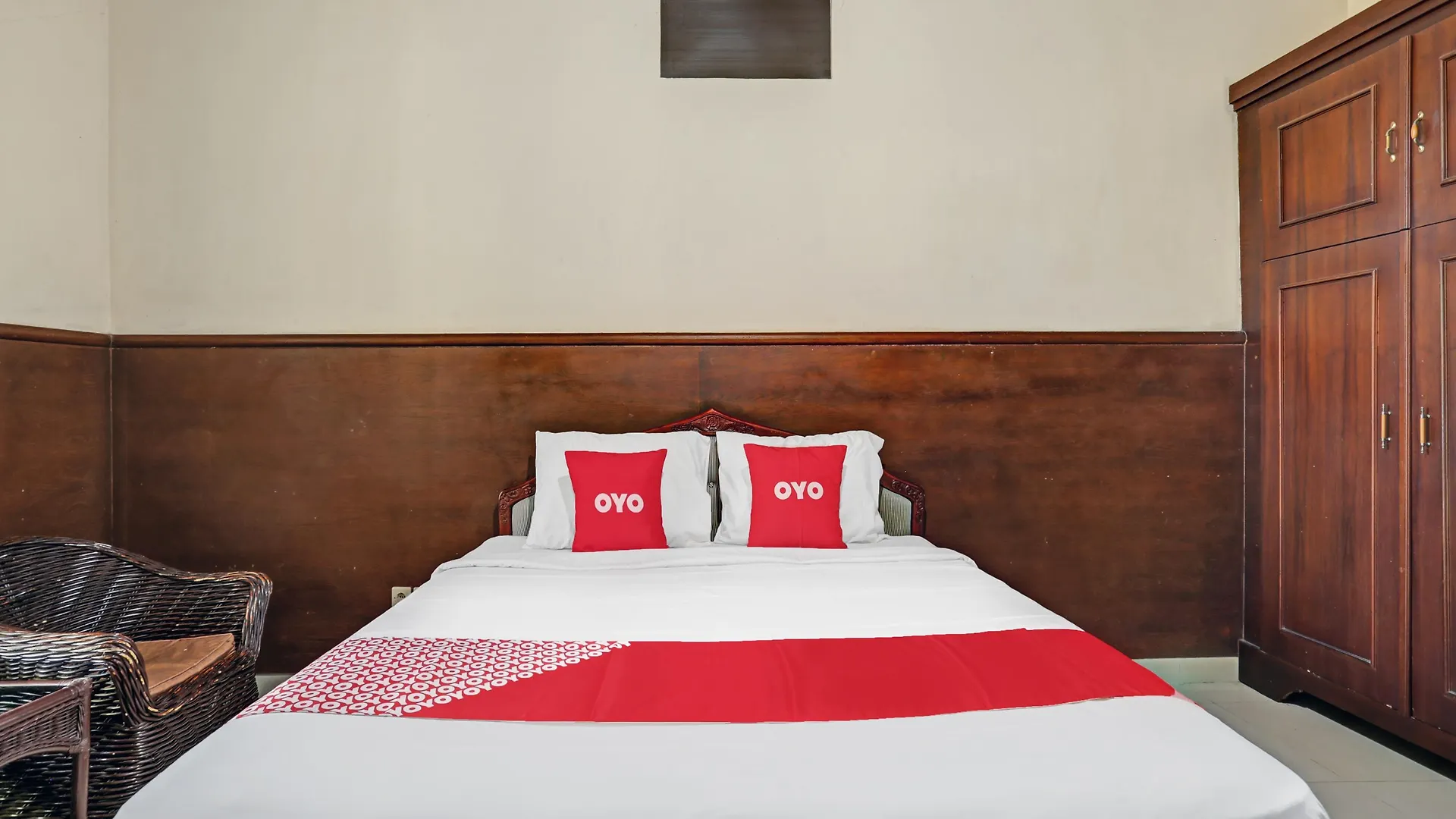 Oyo 3902 Pondok 828 Residence Pesanggaran Hotel