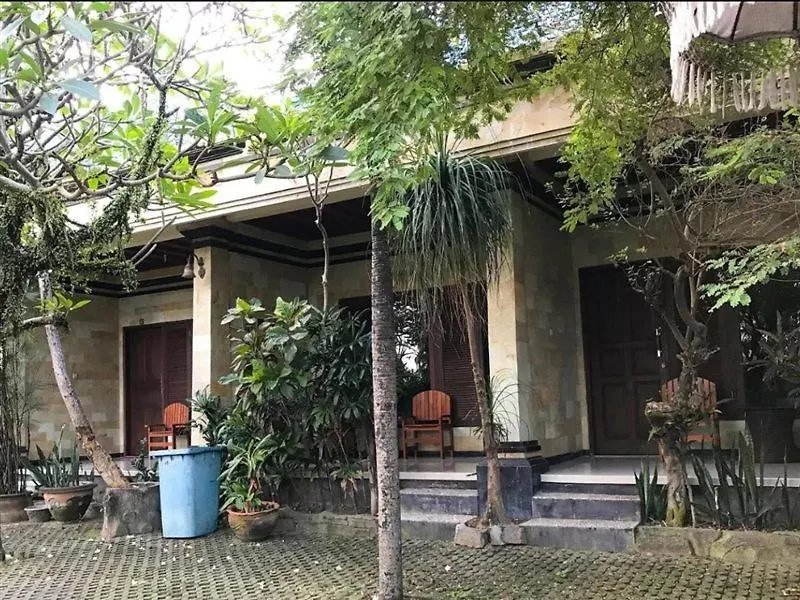 Hotel Oyo 3902 Pondok 828 Residence Pesanggaran