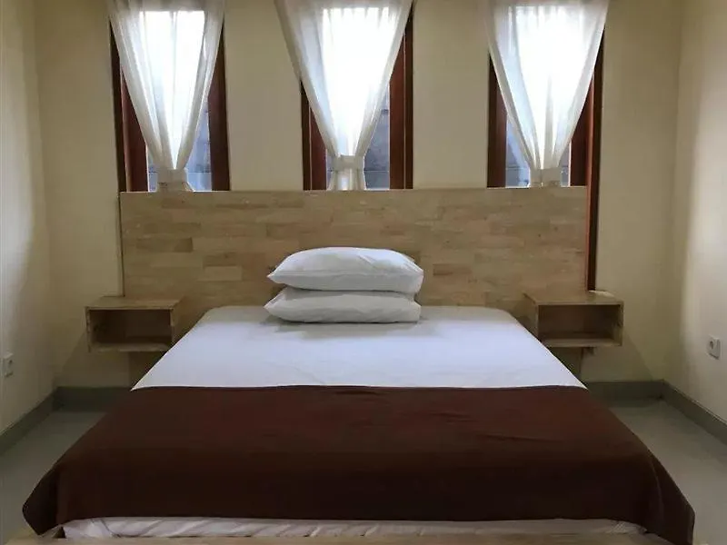 Oyo 3902 Pondok 828 Residence Pesanggaran Indonesia