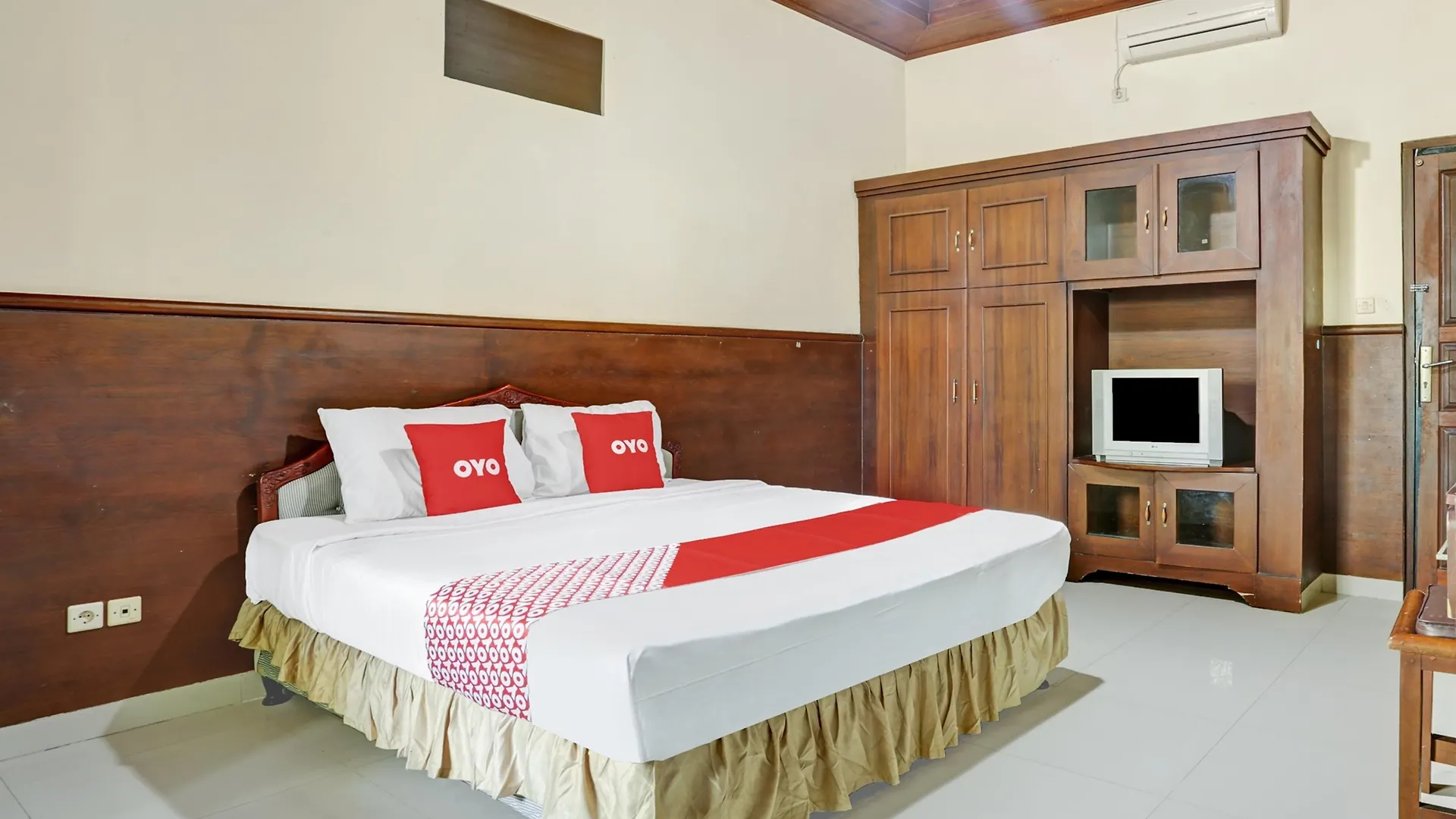 Oyo 3902 Pondok 828 Residence Pesanggaran 2*,
